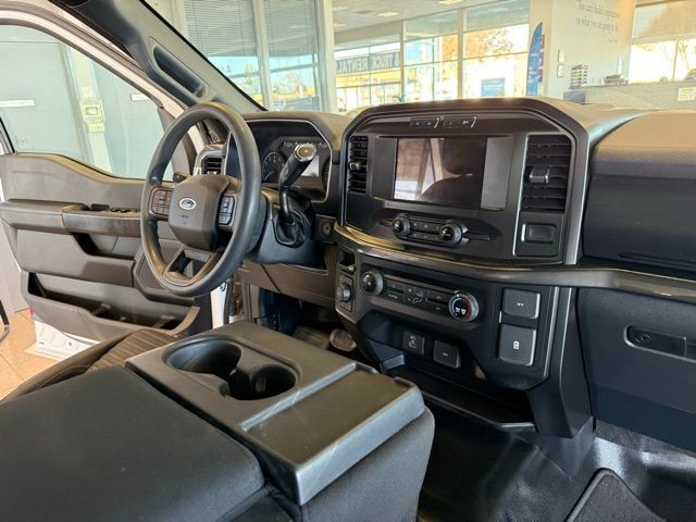 Ford F-150 Vehicle Full-screen Gallery Image 25