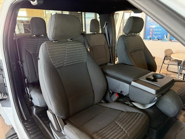 Ford F-150 Vehicle Full-screen Gallery Image 26