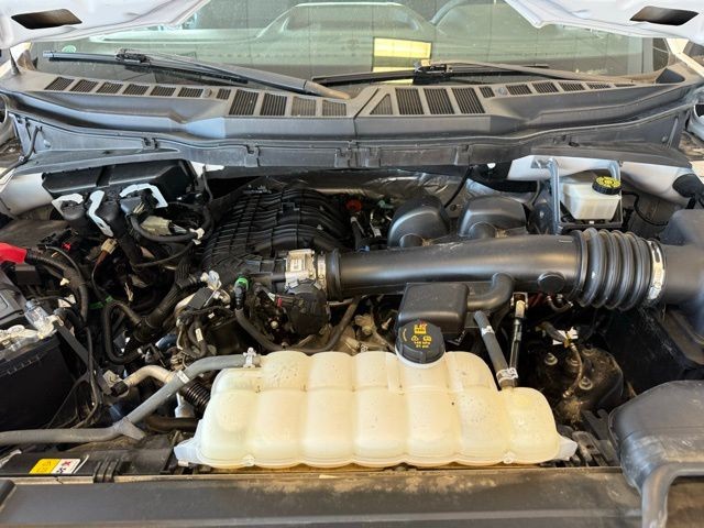 Ford F-150 Vehicle Full-screen Gallery Image 27