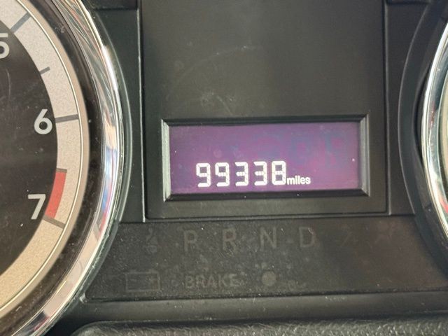 Dodge Grand Caravan Vehicle Full-screen Gallery Image 11