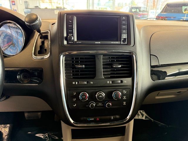 Dodge Grand Caravan Vehicle Full-screen Gallery Image 13