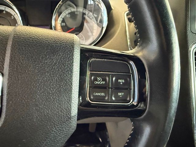 Dodge Grand Caravan Vehicle Full-screen Gallery Image 14