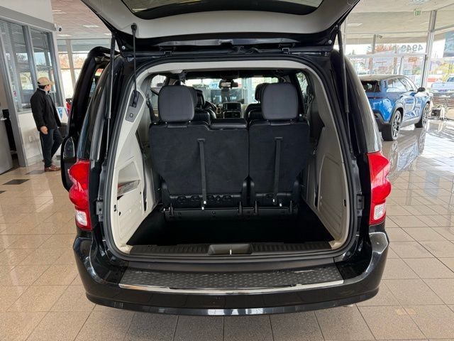 Dodge Grand Caravan Vehicle Full-screen Gallery Image 19