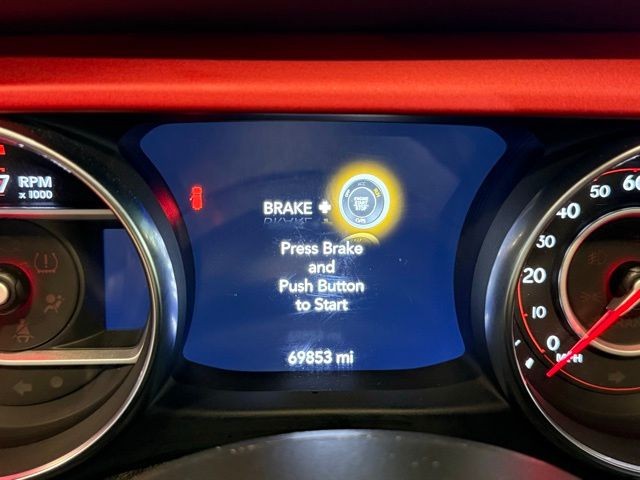 Jeep Wrangler Unlimited Vehicle Full-screen Gallery Image 12