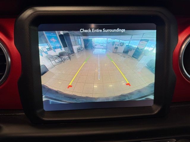 Jeep Wrangler Unlimited Vehicle Full-screen Gallery Image 14