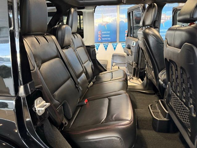 Jeep Wrangler Unlimited Vehicle Full-screen Gallery Image 24