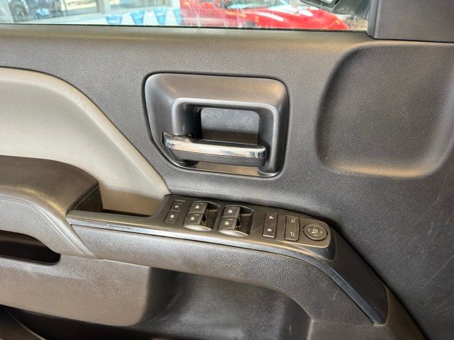 Chevrolet Silverado 1500 LD Vehicle Full-screen Gallery Image 17