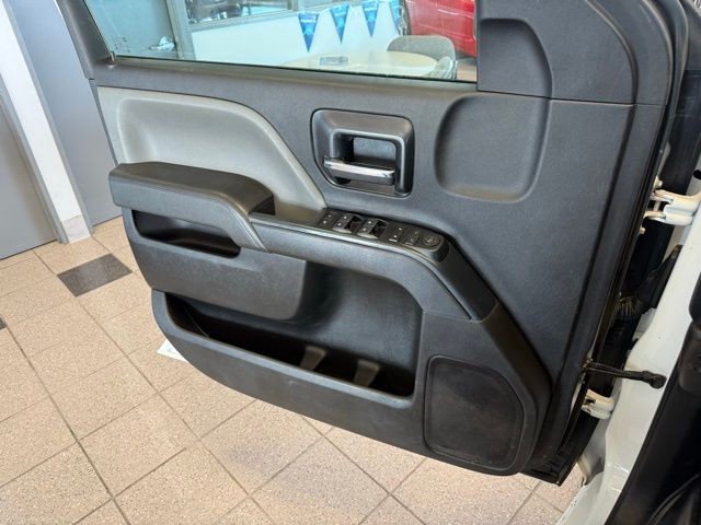 Chevrolet Silverado 1500 LD Vehicle Full-screen Gallery Image 18