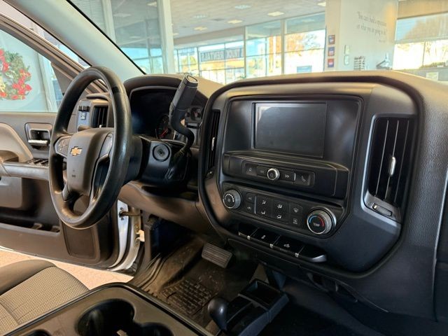 Chevrolet Silverado 1500 LD Vehicle Full-screen Gallery Image 24