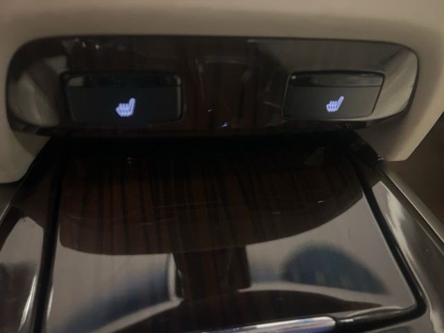 Acura RLX Vehicle Full-screen Gallery Image 28