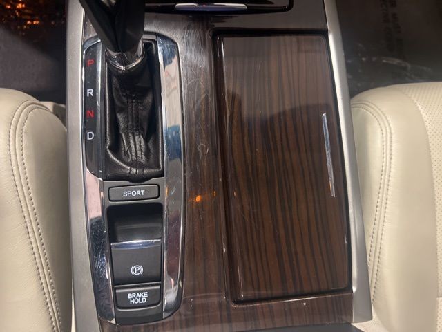 Acura RLX Vehicle Full-screen Gallery Image 29