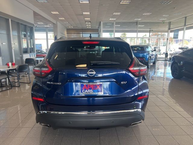 Nissan Murano Vehicle Full-screen Gallery Image 10