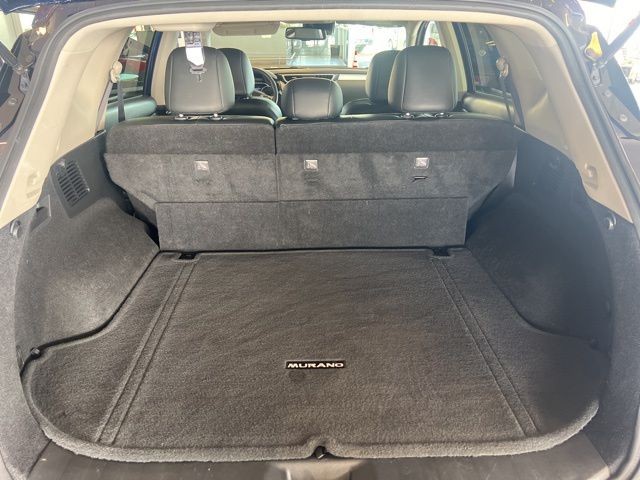 Nissan Murano Vehicle Full-screen Gallery Image 22