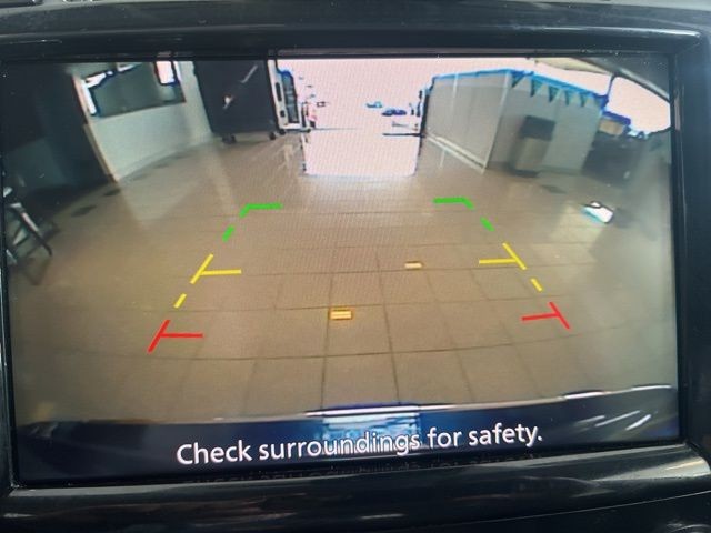 Nissan Murano Vehicle Full-screen Gallery Image 28