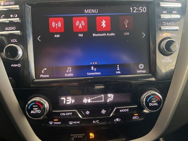 Nissan Murano Vehicle Full-screen Gallery Image 29