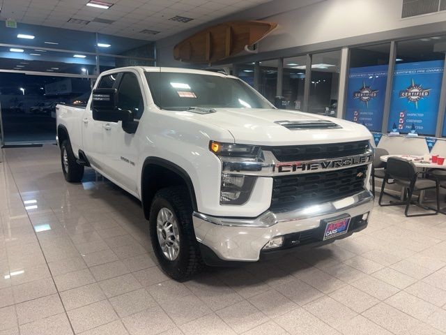 Chevrolet Silverado 2500HD Vehicle Full-screen Gallery Image 03