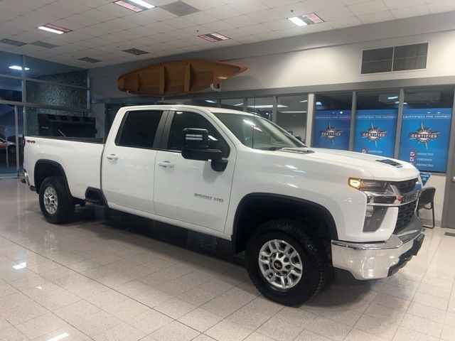 Chevrolet Silverado 2500HD Vehicle Full-screen Gallery Image 04