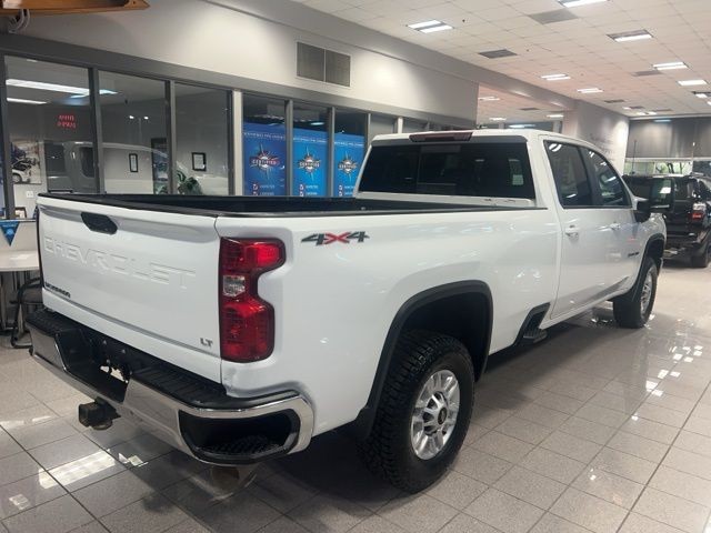 Chevrolet Silverado 2500HD Vehicle Full-screen Gallery Image 07