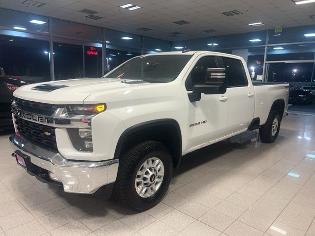 Chevrolet Silverado 2500HD Vehicle Full-screen Gallery Image 15