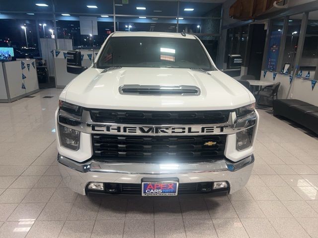 Chevrolet Silverado 2500HD Vehicle Full-screen Gallery Image 18