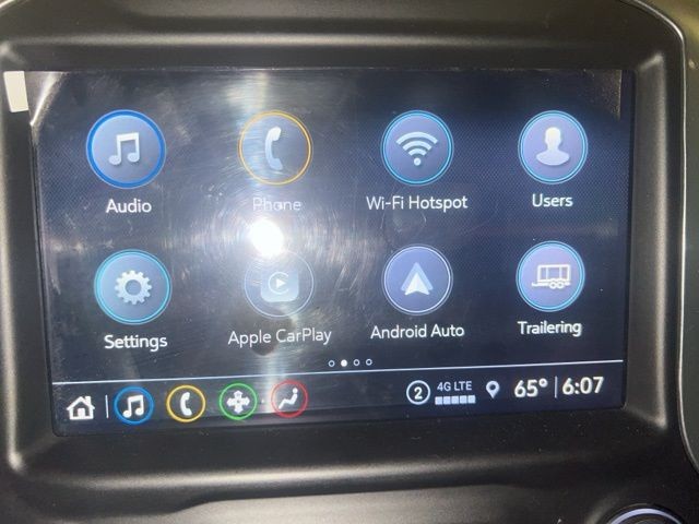 Chevrolet Silverado 2500HD Vehicle Full-screen Gallery Image 31