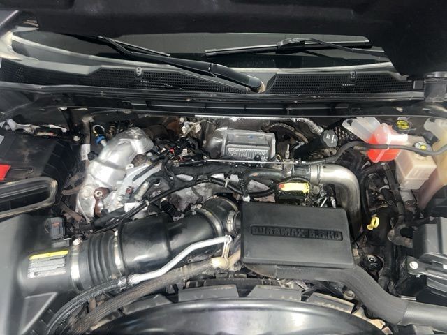 Chevrolet Silverado 2500HD Vehicle Full-screen Gallery Image 36