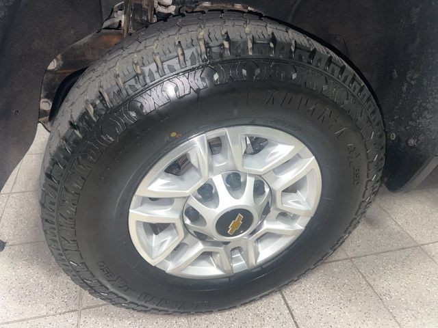 Chevrolet Silverado 2500HD Vehicle Full-screen Gallery Image 37