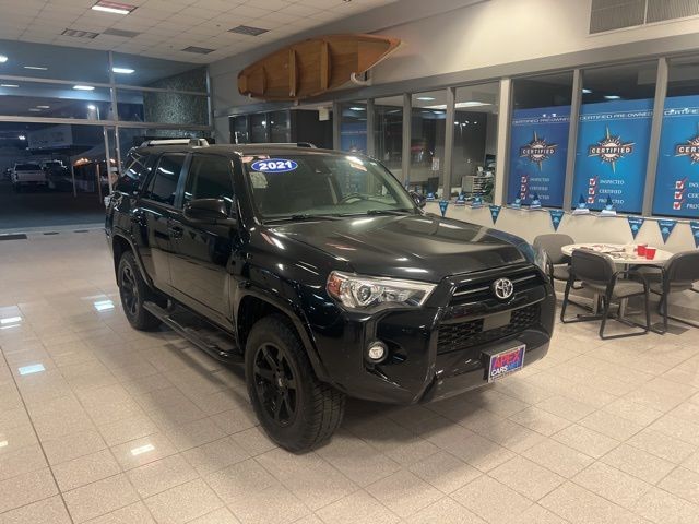 Toyota 4Runner Vehicle Full-screen Gallery Image 03