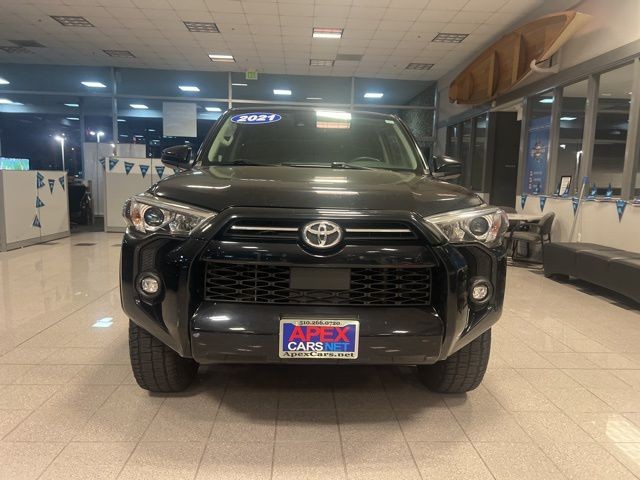 Toyota 4Runner Vehicle Full-screen Gallery Image 15