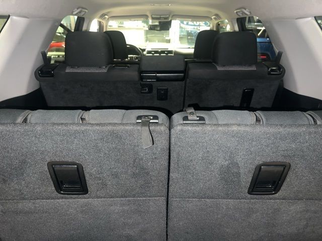 Toyota 4Runner Vehicle Full-screen Gallery Image 22