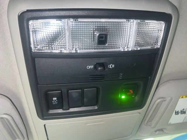 Toyota 4Runner Vehicle Full-screen Gallery Image 31