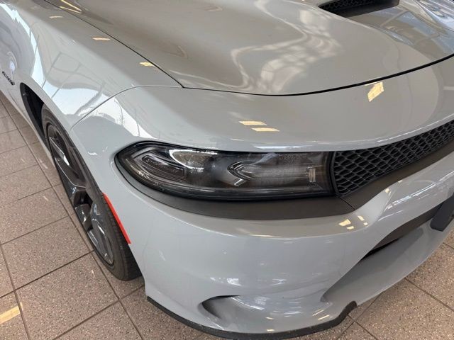 Dodge Charger Vehicle Full-screen Gallery Image 09