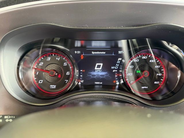 Dodge Charger Vehicle Full-screen Gallery Image 12