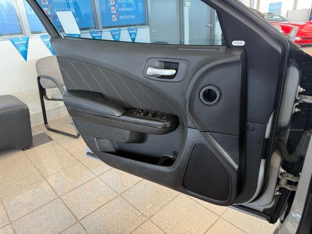 Dodge Charger Vehicle Full-screen Gallery Image 20