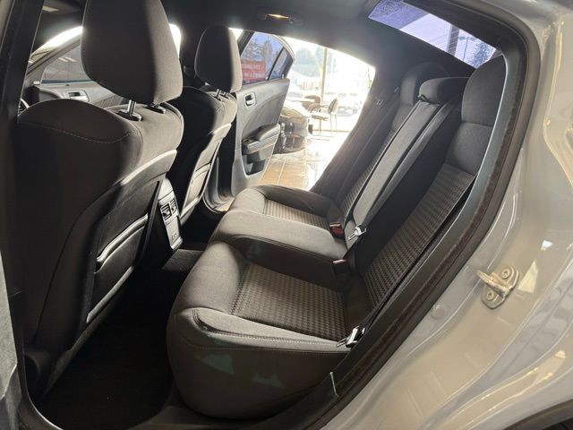 Dodge Charger Vehicle Full-screen Gallery Image 21