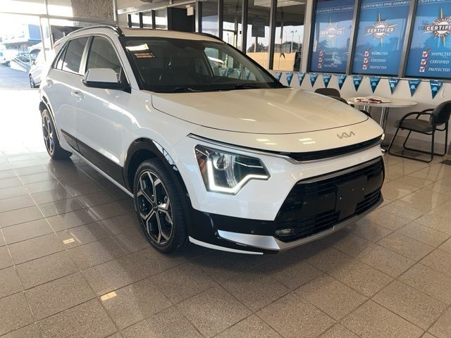 Kia Niro Vehicle Full-screen Gallery Image 02