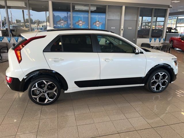Kia Niro Vehicle Full-screen Gallery Image 04