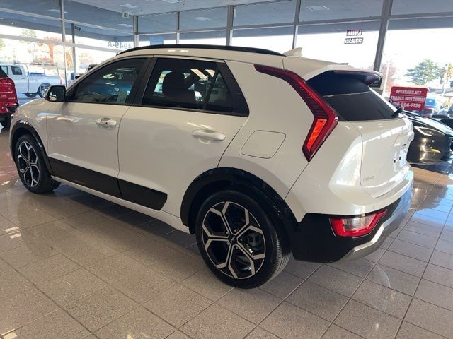 Kia Niro Vehicle Full-screen Gallery Image 11