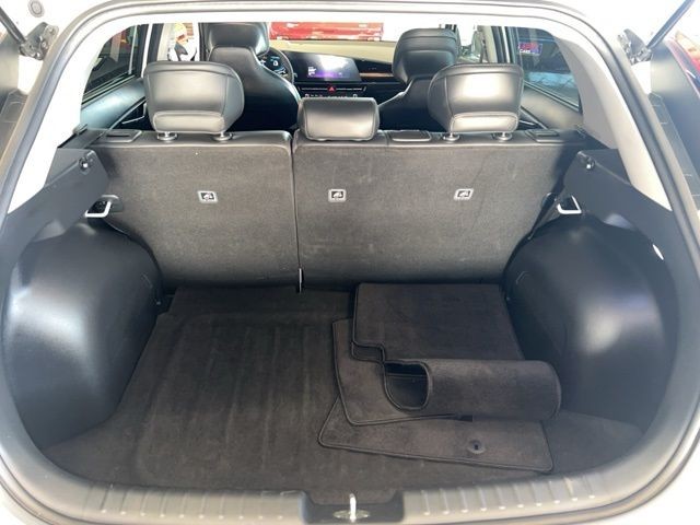 Kia Niro Vehicle Full-screen Gallery Image 19