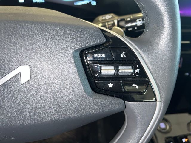 Kia Niro Vehicle Full-screen Gallery Image 22
