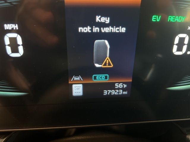 Kia Niro Vehicle Full-screen Gallery Image 28