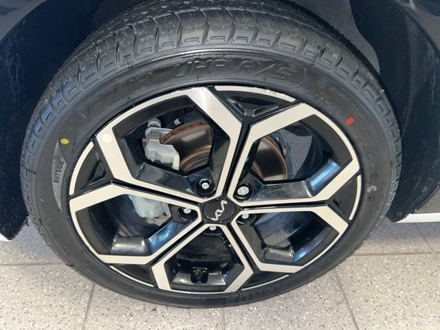 Kia Niro Vehicle Full-screen Gallery Image 30