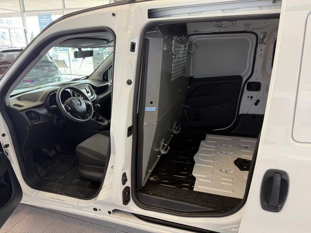 Ram ProMaster City Cargo Van Vehicle Full-screen Gallery Image 21