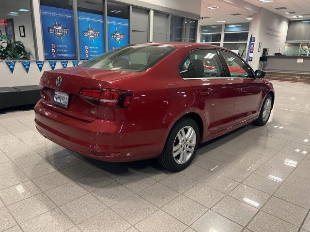 Volkswagen Jetta Vehicle Full-screen Gallery Image 07