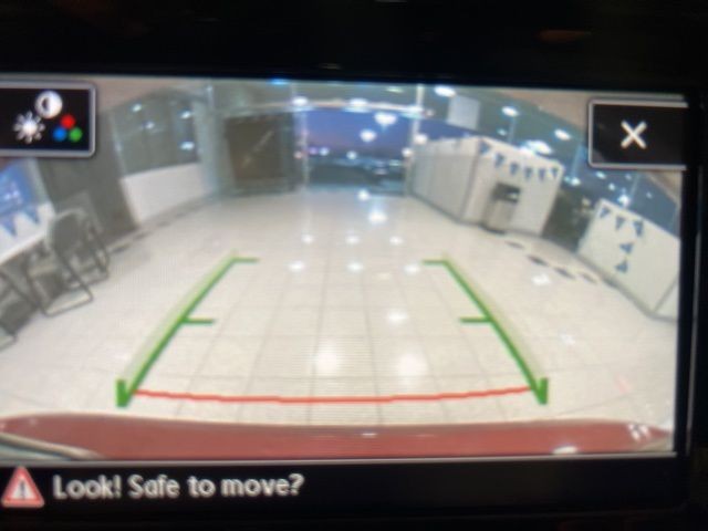 Volkswagen Jetta Vehicle Full-screen Gallery Image 21