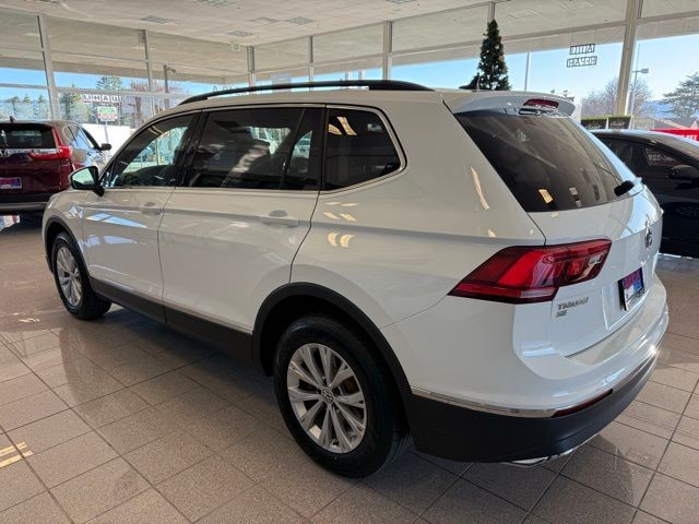 Volkswagen Tiguan Vehicle Full-screen Gallery Image 05