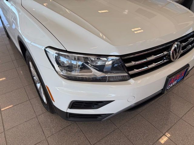 Volkswagen Tiguan Vehicle Full-screen Gallery Image 08