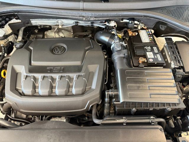 Volkswagen Tiguan Vehicle Full-screen Gallery Image 29