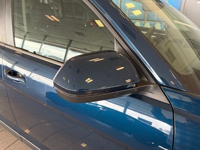 Volkswagen Atlas Vehicle Full-screen Gallery Image 11