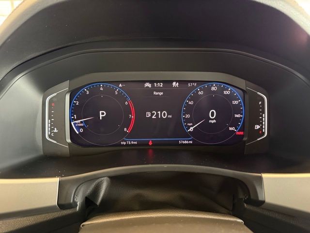 Volkswagen Atlas Vehicle Full-screen Gallery Image 13